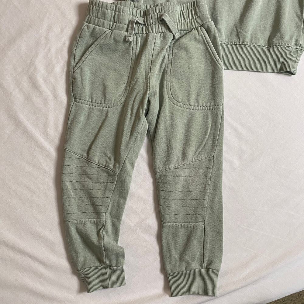 Disney Star Wars Yoda Sage Green Sweatpants / Sweater Set Outfit Sz 4t - Picture 4 of 9